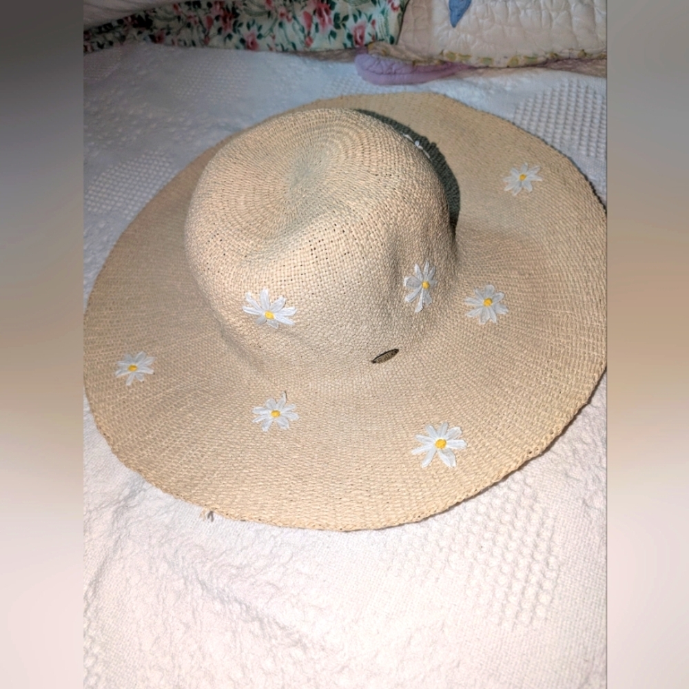 Scala Wide-Brim Straw Sun Hat with White Daisy Appliqués - Pale Yellow - Picture 2 of 4